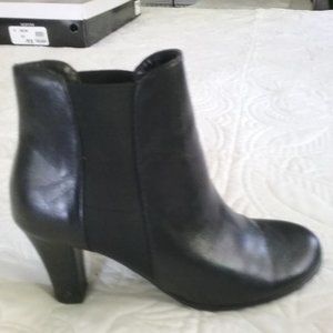 Aerosole booties